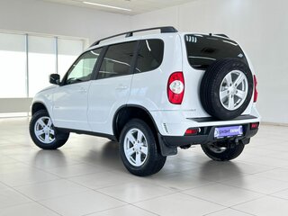 2016 Chevrolet Niva I Рестайлинг, белый, 785000 рублей, вид 4