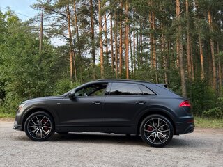 2020 Audi Q8 55 TFSI I (4M), чёрный, 7200000 рублей, вид 5