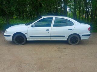 2001 Renault Megane I Рестайлинг, белый, 265000 рублей, вид 3