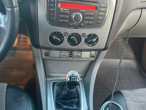2010 Ford Focus II Рестайлинг, чёрный, 580000 рублей - вид 14