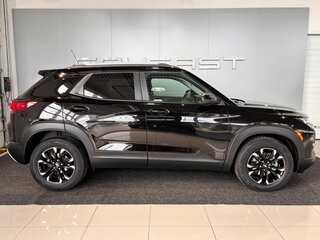 2022 Chevrolet TrailBlazer III, чёрный, 1849000 рублей, вид 3