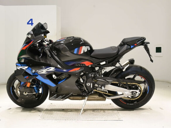 2023 BMW M 1000 RR, чёрный, 2400000 рублей - вид 1
