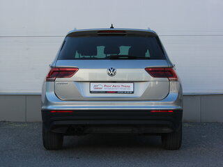 2018 Volkswagen Tiguan II, серебристый, 1985000 рублей, вид 4