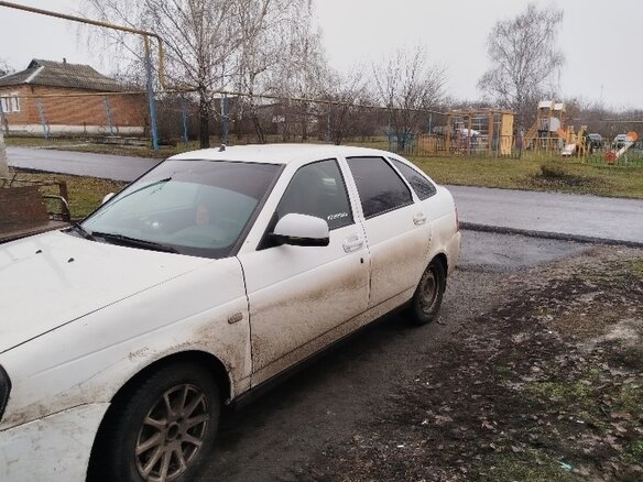2010 Lada (ВАЗ) Priora I, белый, 250000 рублей - вид 4