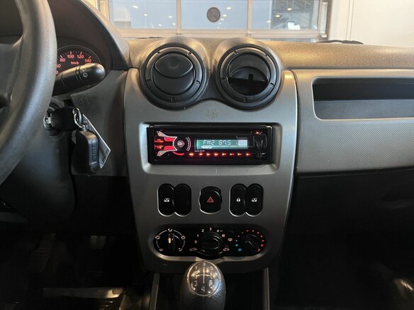 2013 Renault Sandero I, белый, 434000 рублей - вид 12