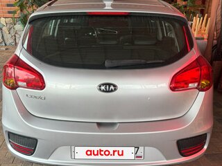 2018 Kia Ceed II Рестайлинг, серебристый, 1050000 рублей, вид 2