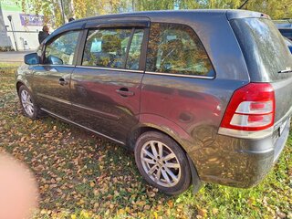 2011 Opel Zafira B Рестайлинг, серый, 600000 рублей, вид 2