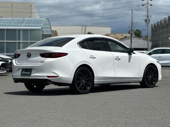 2022 Mazda 3 IV (BP), белый, 1200000 рублей - вид 4