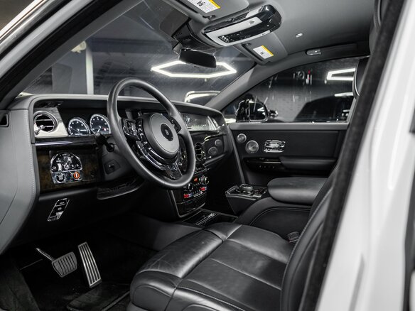2019 Rolls-Royce Phantom VIII (Series I), белый, 37000000 рублей - вид 7
