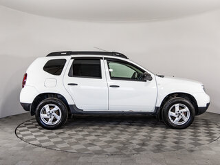 2017 Renault Duster I Рестайлинг, белый, 699000 рублей, вид 4