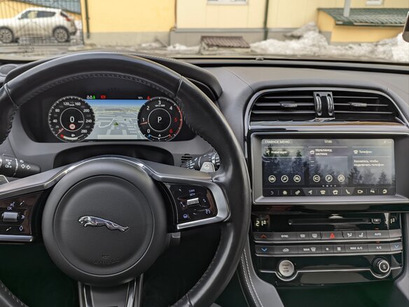 2019 Jaguar F-Pace I, чёрный, 4200000 рублей - вид 13