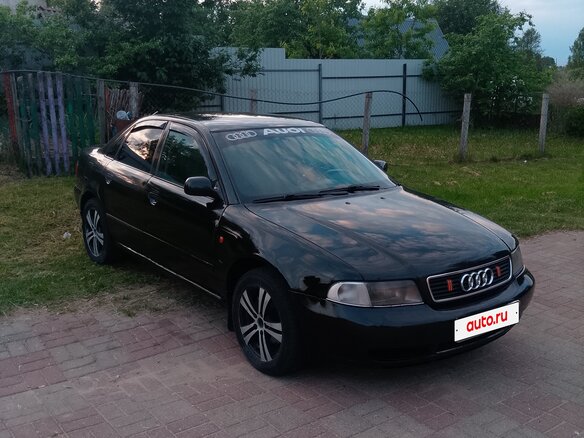 1996 Audi A4 I (B5), чёрный - вид 2