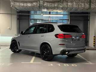 2026 BMW X5 40i IV (G05/G18) Рестайлинг, серый, 15290000 рублей, вид 5