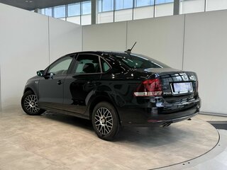 2018 Volkswagen Polo V Рестайлинг, чёрный, 1065000 рублей, вид 3