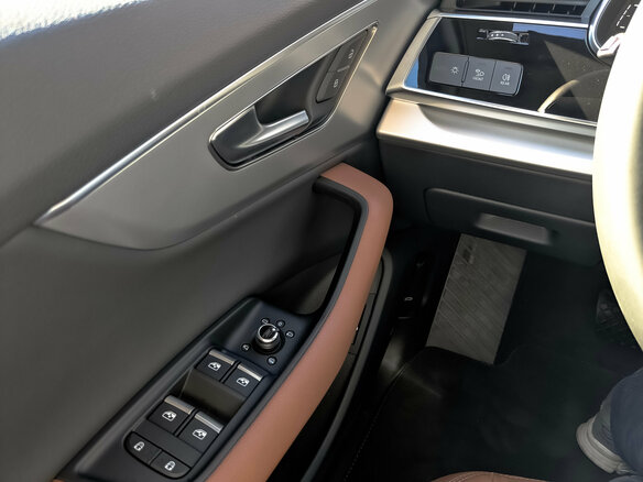 2024 Audi Q7 50 TDI II (4M) Рестайлинг 2, чёрный, 10150000 рублей - вид 28