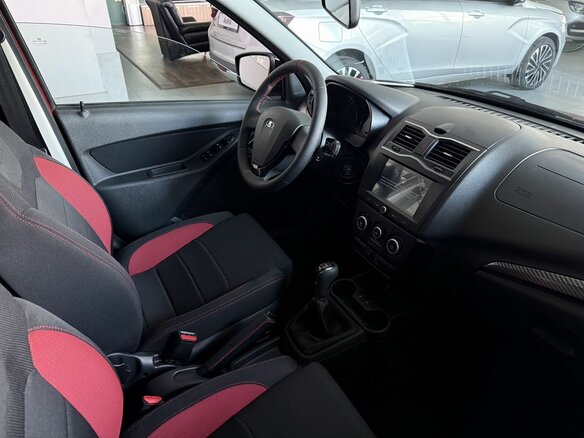 2025 Lada (ВАЗ) Granta Sport I Рестайлинг, красный, 1657000 рублей - вид 2