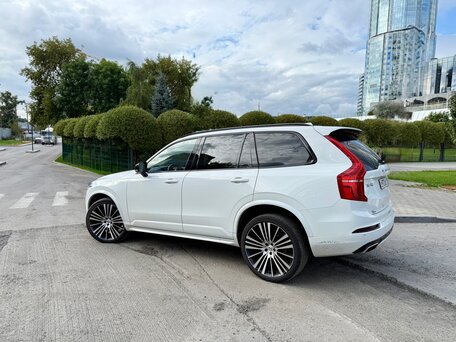 2019 Volvo XC90 II, белый, 4600000 рублей, вид 4