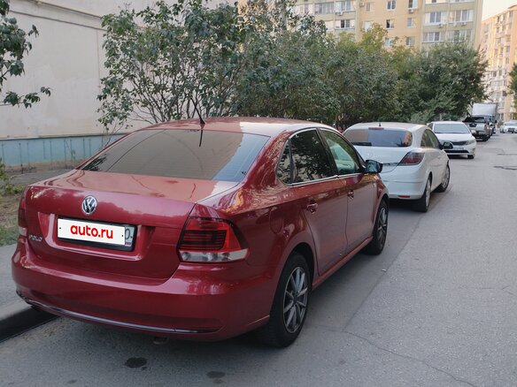 2016 Volkswagen Polo V Рестайлинг, красный, 870000 рублей - вид 5