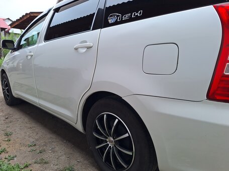2004 Toyota Wish I, белый, 650000 рублей, вид 3