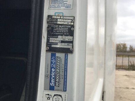 2003 Mercedes-Benz Axor, белый, 800000 рублей, вид 4