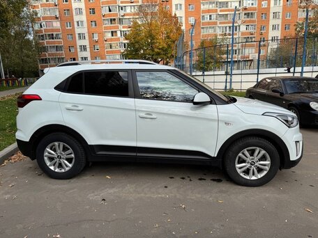 2017 Hyundai Creta I, белый, вид 2