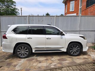2016 Lexus LX 570 III Рестайлинг 2, белый, 7950000 рублей, вид 3