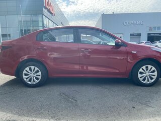 2017 Kia Rio IV, красный, 1221000 рублей, вид 4