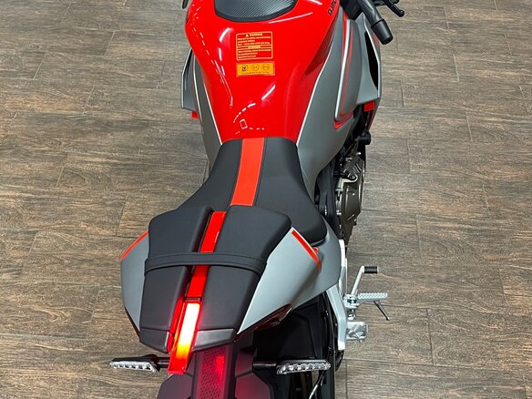 2026 QJMotor SRK 421 RR, красный, 629000 рублей - вид 6