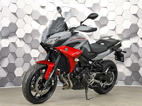 2021 Yamaha MT-09 Tracer (FJ-09), серый, 949000 рублей, вид 2