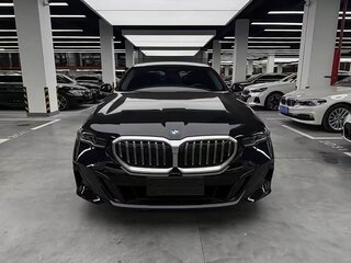 2026 BMW 5 серии 530i VIII (G60/G61/G68), чёрный, 5076868 рублей, вид 2