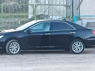2016 Toyota Camry VII (XV50) Рестайлинг, чёрный, 2150000 рублей, вид 2