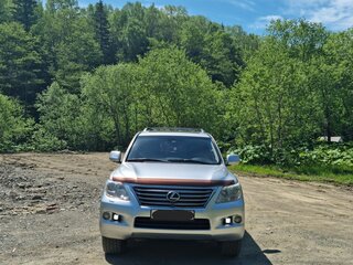 2009 Lexus LX 570 III, серебристый, 2800000 рублей, вид 1