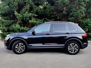 2018 Volkswagen Tiguan II, чёрный, 3150000 рублей, вид 5