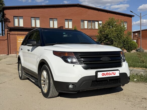 2015 Ford Explorer V, белый, 1850000 рублей - вид 1