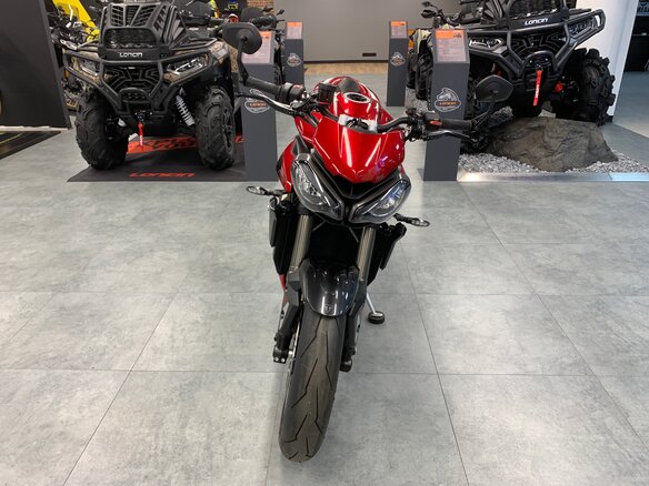 2025 Triumph Street Triple, красный, 1325000 рублей - вид 3
