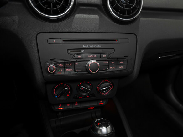 2012 Audi A1 I (8X), коричневый, 990000 рублей - вид 13