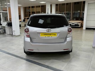 2012 Toyota Verso I, серебристый, 1650000 рублей, вид 3