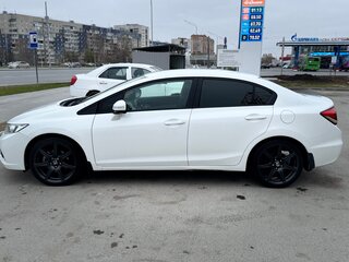2013 Honda Civic IX Рестайлинг, белый, 1500000 рублей, вид 5