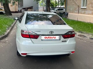 2018 Toyota Camry VII (XV50) Рестайлинг 2, белый, 2300000 рублей, вид 3
