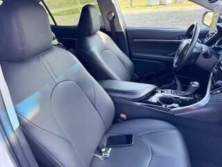2020 Toyota Camry VIII (XV70), белый, 3050000 рублей, вид 5