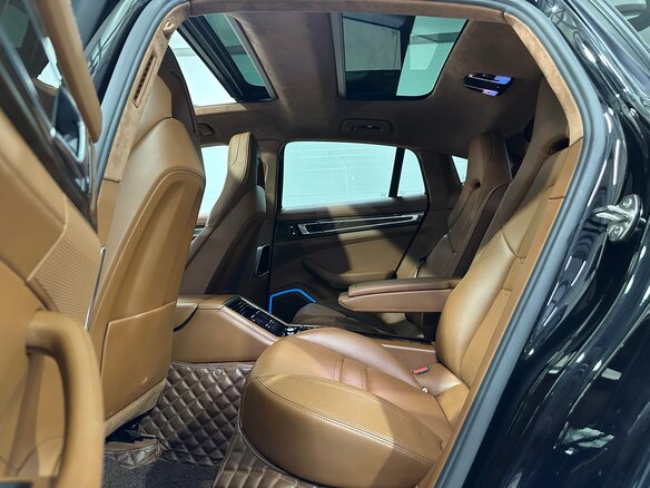 2017 Porsche Panamera 4S II, чёрный, 5850000 рублей - вид 32