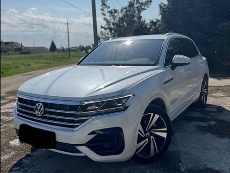 2019 Volkswagen Touareg III, белый, 4400000 рублей, вид 2