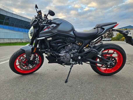 2021 Ducati Monster 937, серый, 1150000 рублей, вид 1