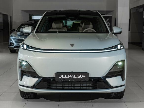 2026 Changan Deepal S09, серебристый, 7039900 рублей - вид 2