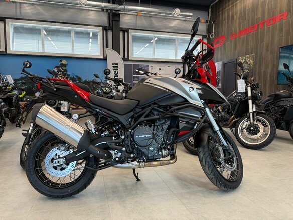 2026 QJMotor SRT 900 SX, зелёный, 899000 рублей