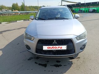 2010 Mitsubishi Outlander II Рестайлинг, серебристый, 710000 рублей, вид 2