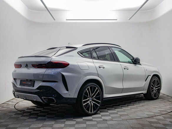 2020 BMW X6 30d III (G06), белый, 7000000 рублей - вид 4