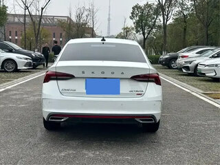 2022 Skoda Octavia IV (A8), белый, 1700000 рублей, вид 5