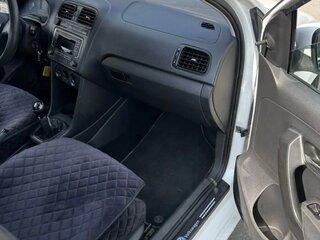 2017 Volkswagen Polo V Рестайлинг, белый, 550000 рублей, вид 5