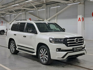 2016 Toyota Land Cruiser 200 Series Рестайлинг 2, белый, 5876000 рублей, вид 3